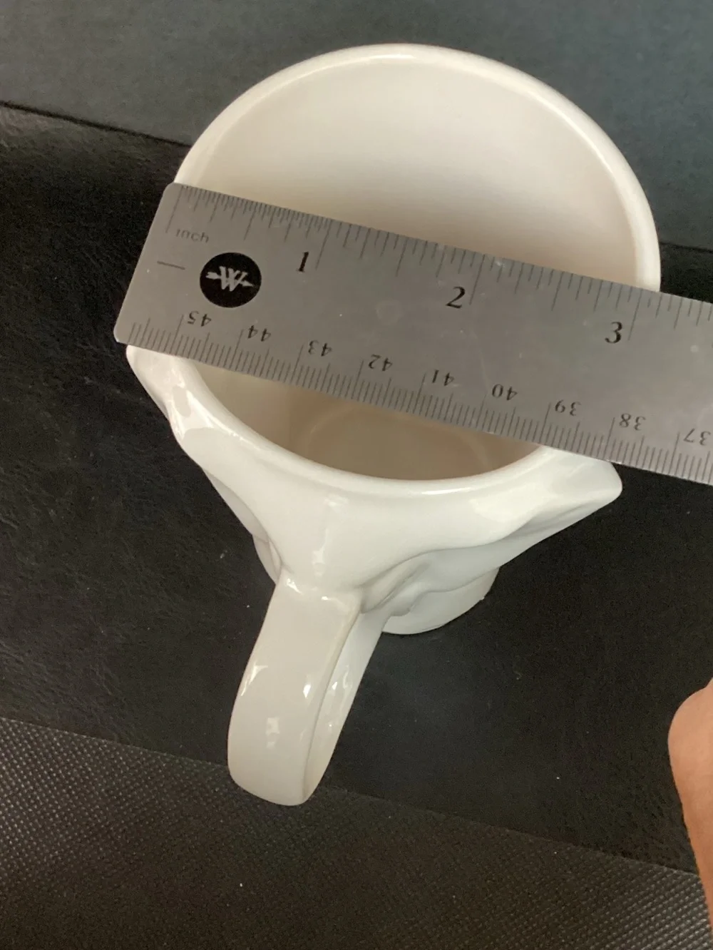 Pottery Barn A-Z White Elephant Letter E Initial Mug HTF